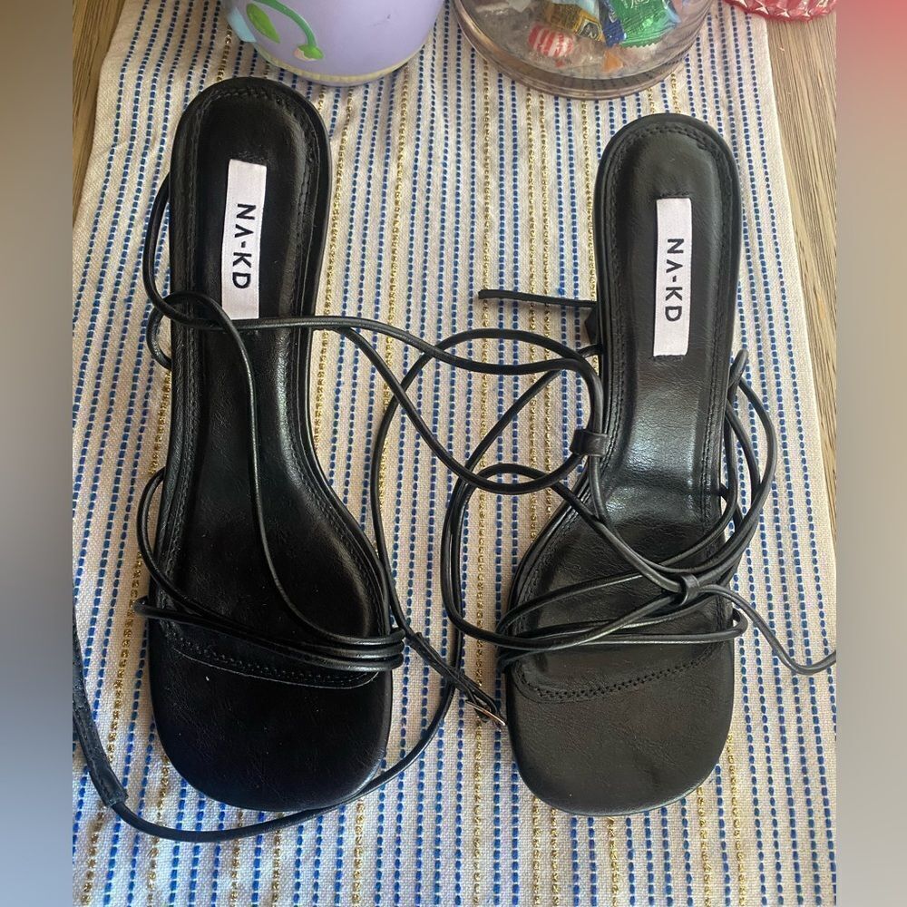 NA-KD Rounded Toe Strappy Heels Black Sz 7.5 NEW - Picture 4 of 12